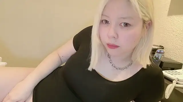 NANAchan R online show from 02-04-25, 11:38