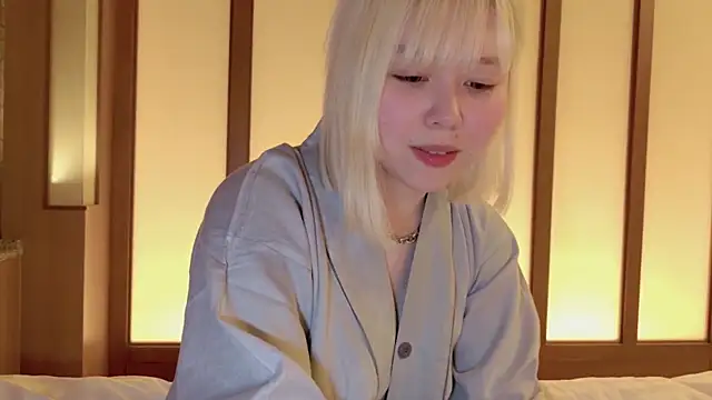 NANAchan R online show from 02-11-25, 05:29