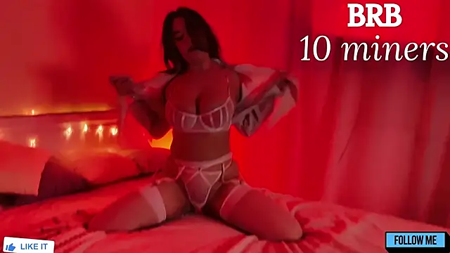Snapshot of Emily_Gin chatting on 05-18-26, 02:01 Emily Gin online show from 05-18-26, 02:01
