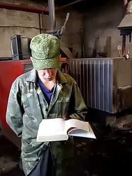 Snapshot of MityaXLoves chatting on 04-13-26, 05:50 MityaXLoves online show from 04-13-26, 05:50