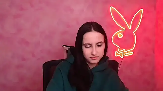 Snapshot of Sara_djefri chatting on 01-28-25, 12:43 Sara djefri online show from 01-28-25, 12:43