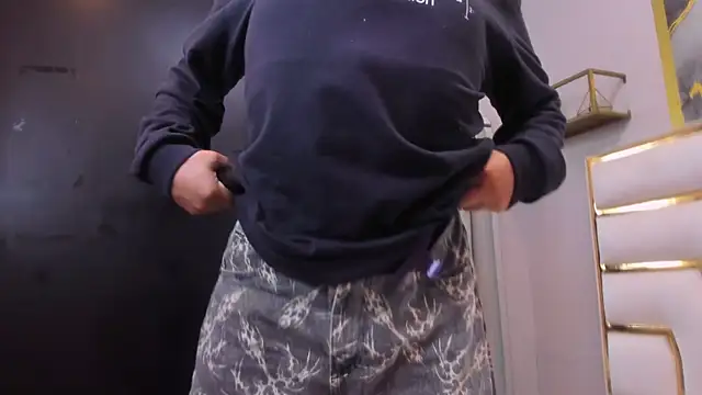 TomLondon  online show from 11-26-25, 11:54