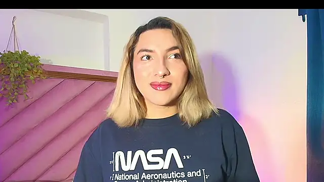 TomLondon  online show from 11-05-25, 01:47