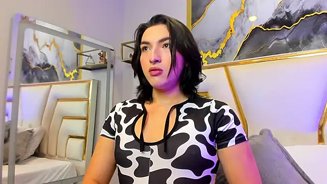 Snapshot of TomLondon_ chatting on 03-21-25, 11:44 TomLondon online show from 03-21-25, 11:44