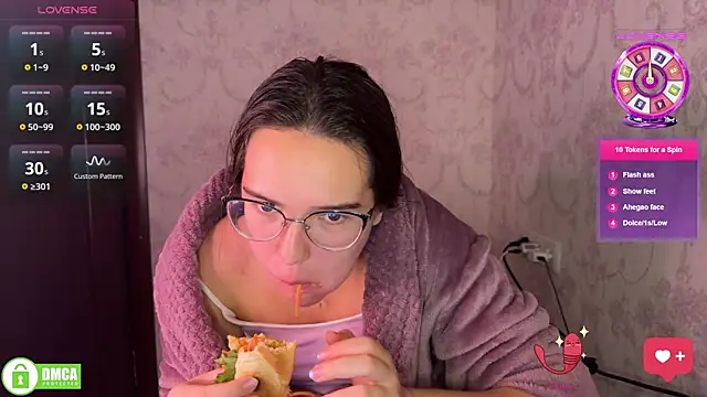 Snapshot of the_princese chatting on 11-08-25, 02:20 the princese online show from 11-08-25, 02:20