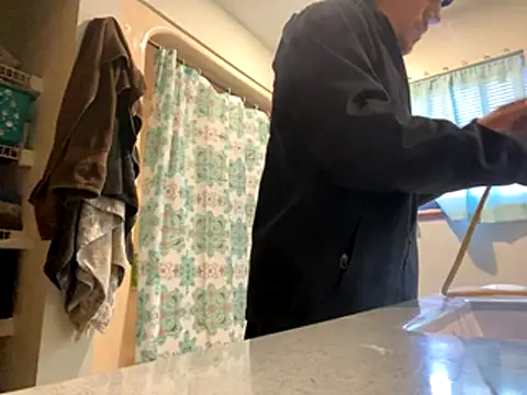 Lilsmokeshow017 online show from 10-19-25, 07:05