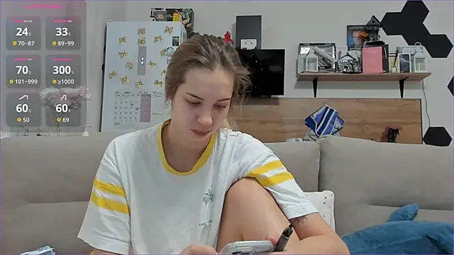 Girl alone home online show from 11-30-25, 02:56