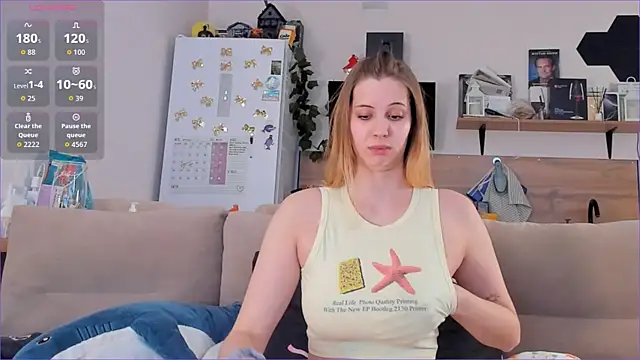Snapshot of Girl_alone_home chatting on 04-25-26, 01:41 Girl alone home online show from 04-25-26, 01:41