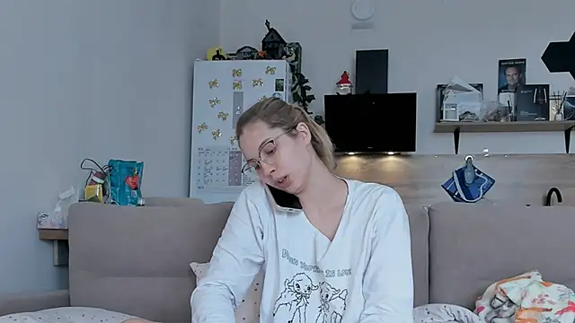 Snapshot of Girl_alone_home chatting on 05-30-26, 04:52 Girl alone home online show from 05-30-26, 04:52