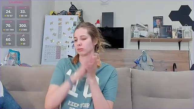 Snapshot of Girl_alone_home chatting on 04-27-26, 03:21 Girl alone home online show from 04-27-26, 03:21