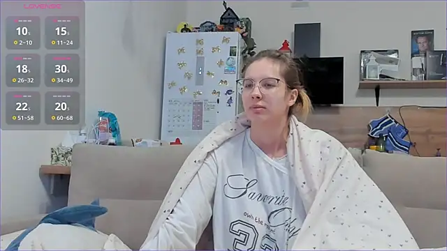 Girl alone home online show from 04-10-26, 03:35