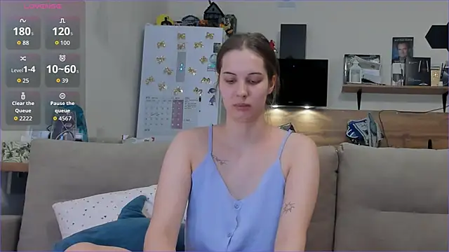 Girl alone home online show from 04-08-26, 03:13