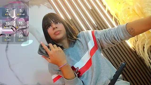 Tiff Valentine online show from 03-17-25, 09:46