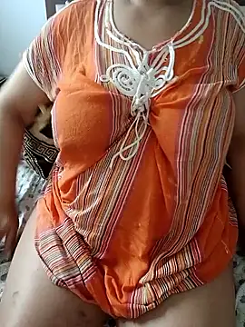 Snapshot of Saakoora chatting on 06-15-26, 04:50 Saakoora online show from 06-15-26, 04:50