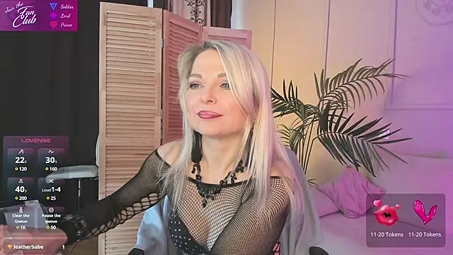 Snapshot of Gloria_Lovely chatting on 03-13-25, 10:47 Gloria Lovely online show from 03-13-25, 10:47