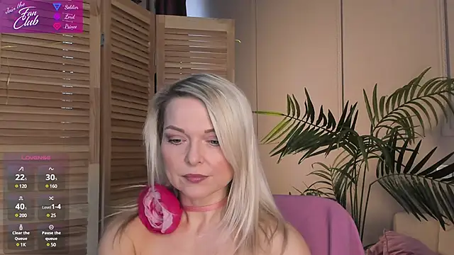 Snapshot of Gloria_Lovely chatting on 03-18-25, 11:33 Gloria Lovely online show from 03-18-25, 11:33