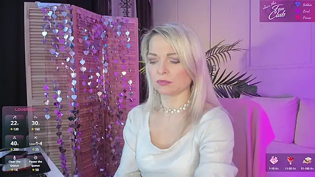 Snapshot of Gloria_Lovely chatting on 02-18-25, 03:41 Gloria Lovely online show from 02-18-25, 03:41