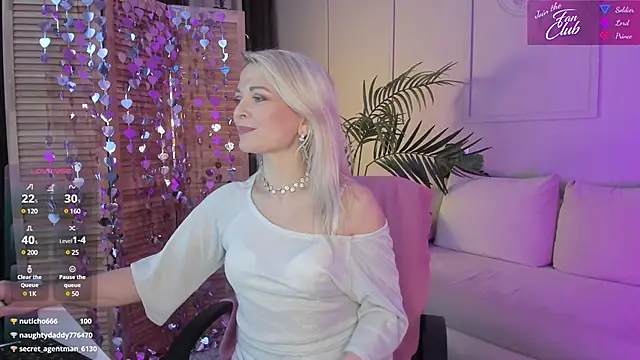 Snapshot of Gloria_Lovely chatting on 02-18-25, 06:47 Gloria Lovely online show from 02-18-25, 06:47