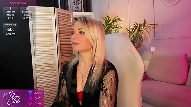 Snapshot of Gloria_Lovely chatting on 01-23-25, 11:15 Gloria Lovely online show from 01-23-25, 11:15