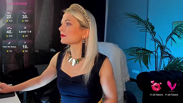 Snapshot of Gloria_Lovely chatting on 02-27-25, 11:39 Gloria Lovely online show from 02-27-25, 11:39
