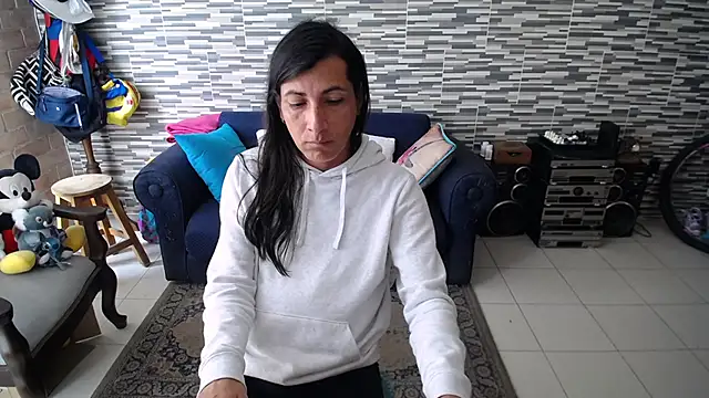 Snapshot of VioletaGomezCo chatting on 04-23-26, 06:20 VioletaGomezCo online show from 04-23-26, 06:20