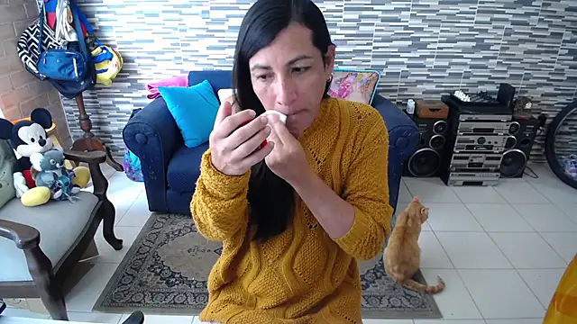 Snapshot of VioletaGomezCo chatting on 04-18-26, 02:52 VioletaGomezCo online show from 04-18-26, 02:52