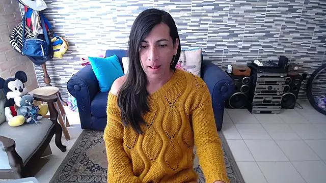 Snapshot of VioletaGomezCo chatting on 04-19-26, 03:02 VioletaGomezCo online show from 04-19-26, 03:02