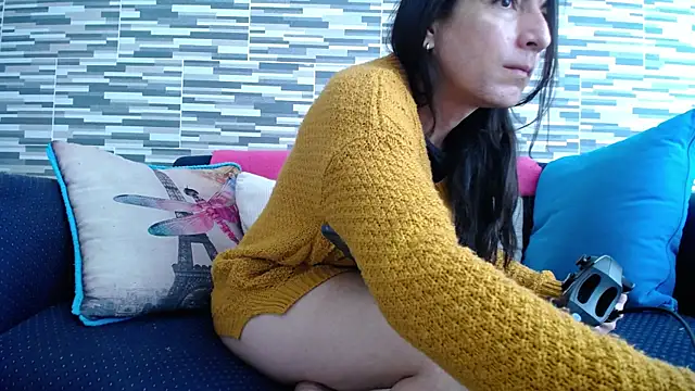 Snapshot of VioletaGomezCo chatting on 05-31-26, 02:01 VioletaGomezCo online show from 05-31-26, 02:01