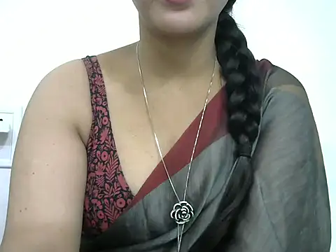 Snapshot of rashmika_reddy chatting on 02-03-26, 05:05 rashmika reddy online show from 02-03-26, 05:05