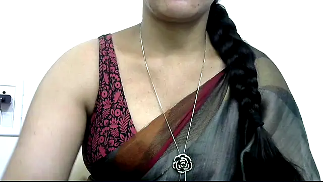 rashmika reddy online show from 09-11-25, 04:01