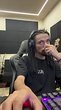 hotcamboy420 online show from 01-08-26, 02:28