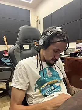 hotcamboy420 online show from 01-17-26, 05:44