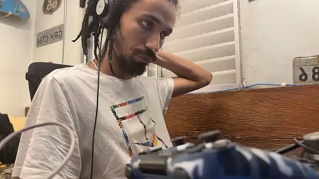 Snapshot of hotcamboy420 chatting on 01-16-25, 03:02 hotcamboy420 online show from 01-16-25, 03:02