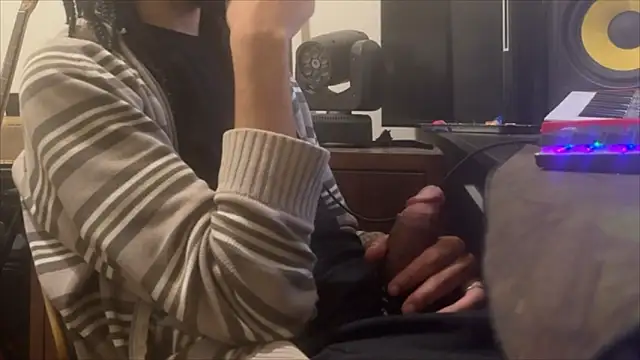 Snapshot of hotcamboy420 chatting on 11-07-25, 03:44 hotcamboy420 online show from 11-07-25, 03:44