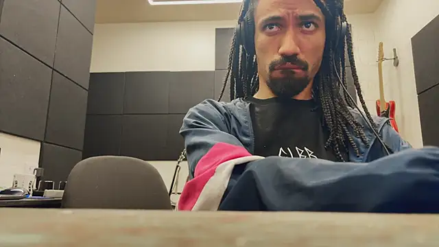 hotcamboy420 online show from 11-12-25, 02:37