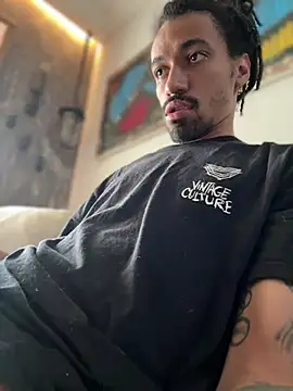 Snapshot of hotcamboy420 chatting on 03-17-25, 02:56 hotcamboy420 online show from 03-17-25, 02:56