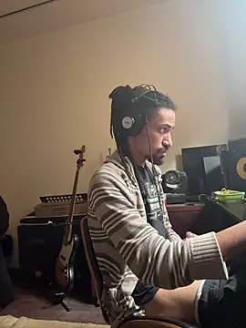 Snapshot of hotcamboy420 chatting on 10-29-25, 04:39 hotcamboy420 online show from 10-29-25, 04:39