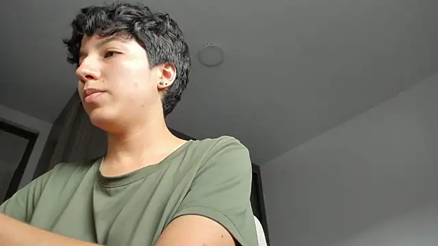 laura-hills18 online show from 06-16-26, 10:43