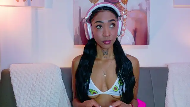 Snapshot of cristal_subin69 chatting on 06-07-26, 05:29 cristal subin69 online show from 06-07-26, 05:29