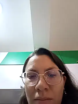 Snapshot of karlamorris_ chatting on 10-01-25, 01:37 karlamorris online show from 10-01-25, 01:37