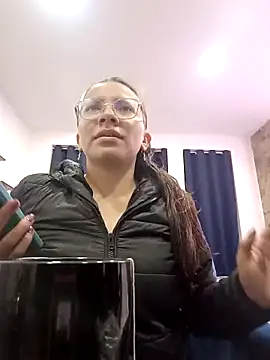 Snapshot of karlamorris_ chatting on 09-12-25, 01:33 karlamorris online show from 09-12-25, 01:33
