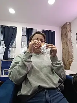 karlamorris  online show from 10-30-25, 02:25