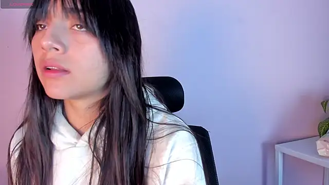 Snapshot of Sophy_SmileSweet chatting on 02-05-25, 11:44 Sophy SmileSweet online show from 02-05-25, 11:44