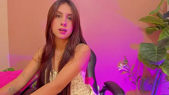 Snapshot of AlanaJones1 chatting on 03-14-25, 03:59 AlanaJones1 online show from 03-14-25, 03:59