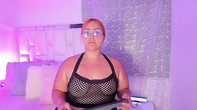 LeahxBarker online show from 10-21-25, 01:49