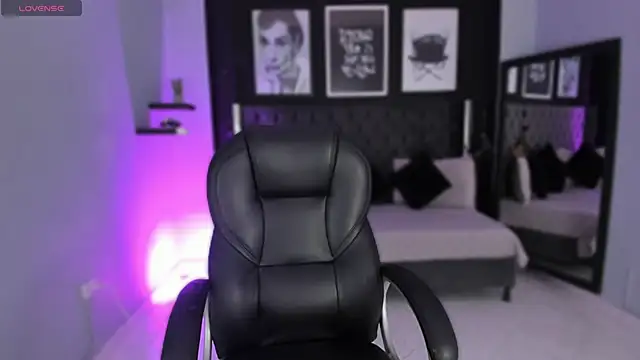 Snapshot of renee_shelby_ chatting on 01-31-26, 08:18 renee shelby online show from 01-31-26, 08:18