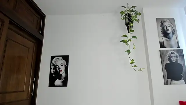 Andrea Williams  online show from 11-02-25, 04:01