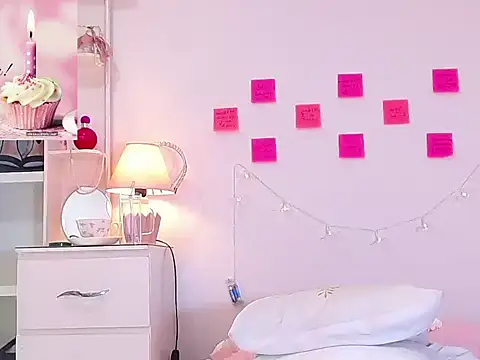 Snapshot of naissha- chatting on 02-05-25, 02:37 naissha- online show from 02-05-25, 02:37