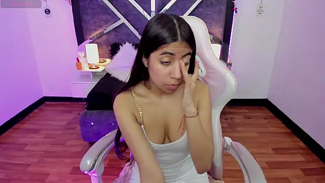 Snapshot of lunitaa18 chatting on 02-19-25, 11:25 lunitaa18 online show from 02-19-25, 11:25