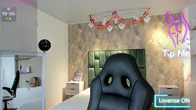 april dumont online show from 10-23-25, 01:32